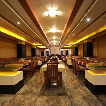 Hotel Green Palace Пондичери Екстериор снимка