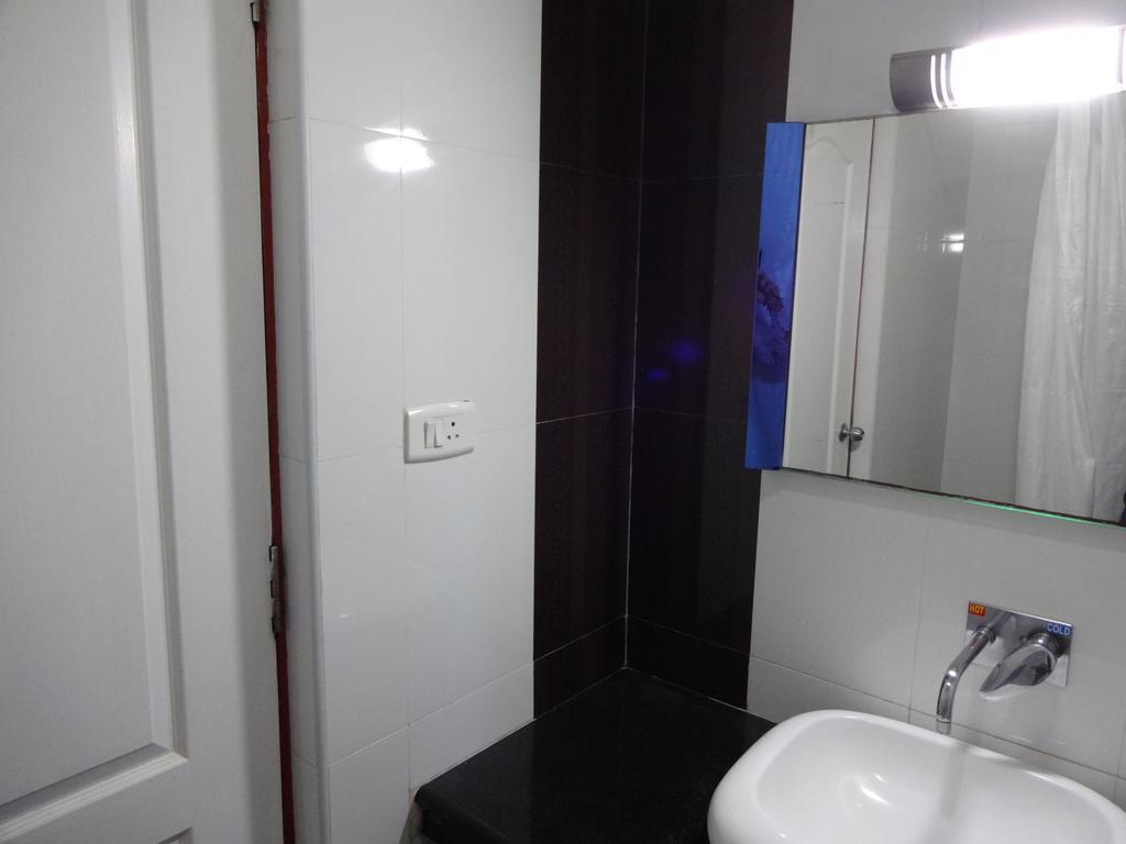 Hotel Green Palace Пондичери Екстериор снимка